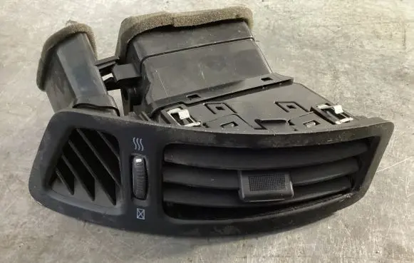 KIA Ceed Dash center air vent grill 974801H000