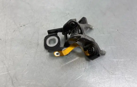 BMW 2 F46 Tailgate/trunk/boot hinge 17120310