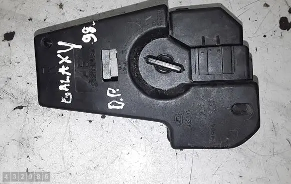 Ford Galaxy Tail light bulb cover holder 962604
