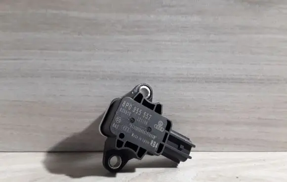 Audi TT TTS Mk2 Airbag deployment crash/impact sensor 8P0955557