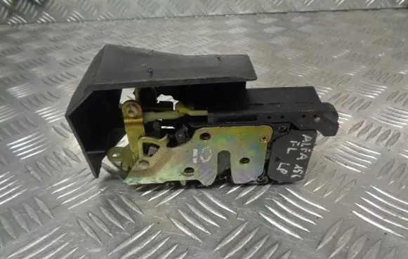 Alfa Romeo 156 Front door lock 18110241