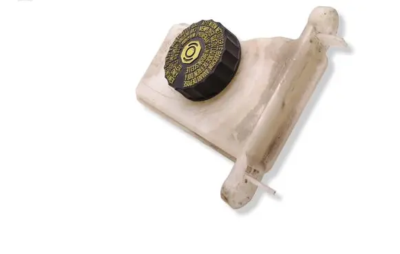 Brake fluid reservoir