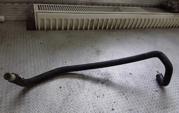 Mercedes-Benz Sprinter W901 W902 W903 W904 Engine coolant pipe/hose