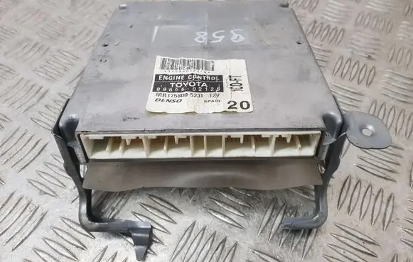 Toyota Corolla E120 E130 Engine control unit/module 8966602120 MB1758005231