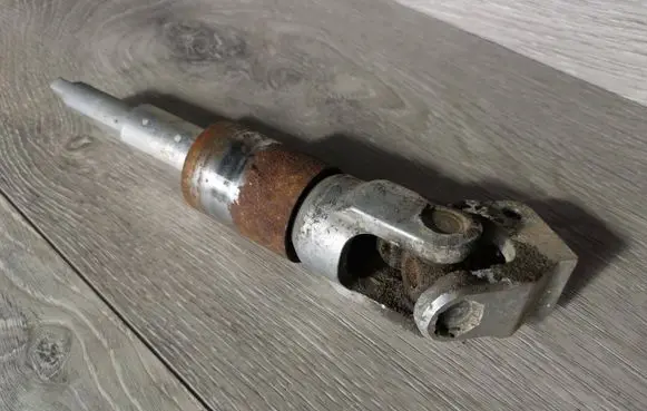 Volvo V70 Steering column universal joint
