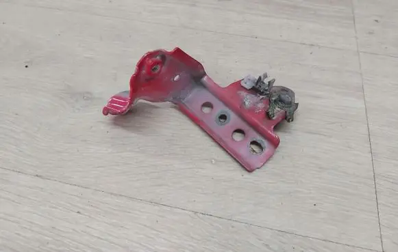 Toyota Yaris Fender mounting bracket 53713-0D040