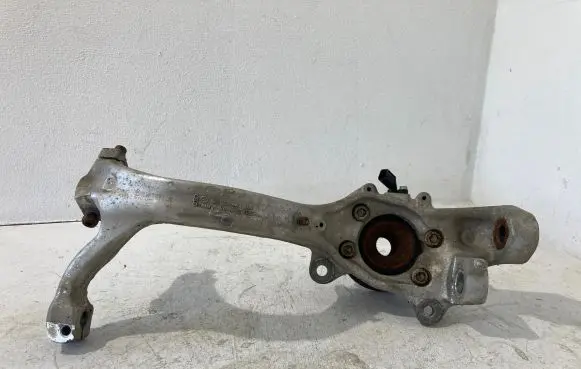 Audi A6 S6 C6 4F Front wheel hub spindle knuckle 4F0407241E 3101051230