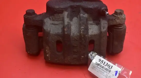 Mitsubishi Outlander Front brake caliper