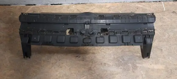 Volkswagen Caddy Front bumper upper radiator grill 2k7807231e