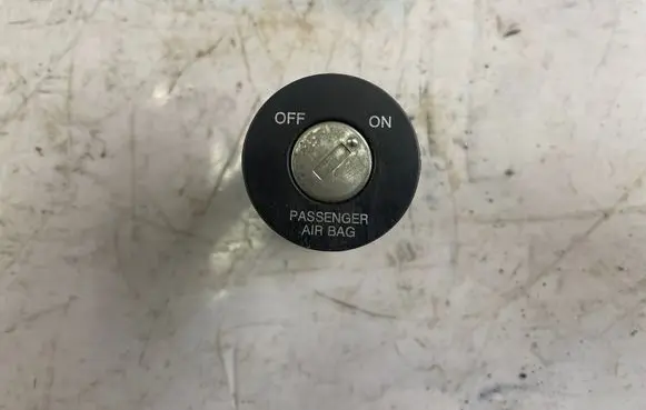 Hyundai i10 Passenger airbag on/off switch 