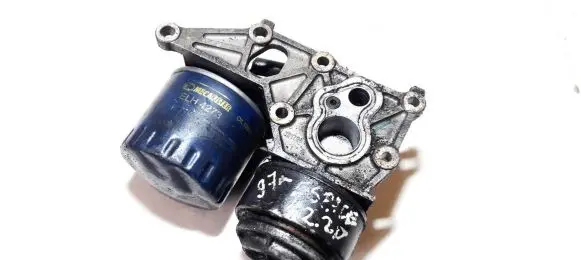 Renault Espace III Oil filter mounting bracket 7700858578