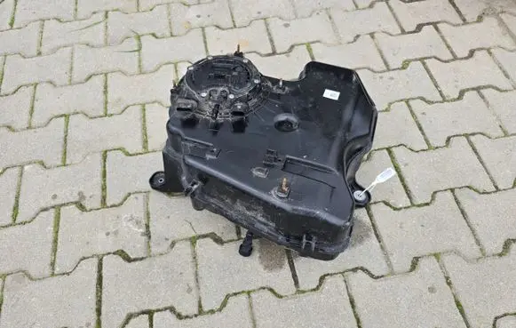 BMW X5 G05 AdBlue liquid reservoir 7418879 7432453