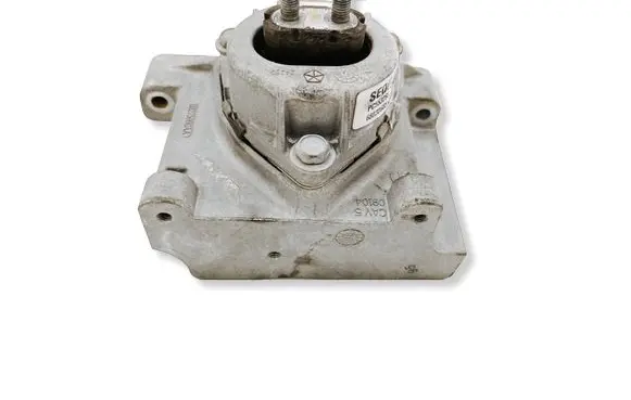Dodge Durango III Engine mount bracket 68275990AA 68032665AF