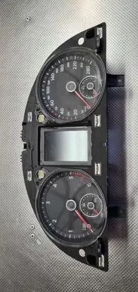 Volkswagen PASSAT CC Speedometer (instrument cluster) 3C8920870C