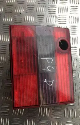 Volkswagen PASSAT B4 Rear/tail lights 3a9945108c