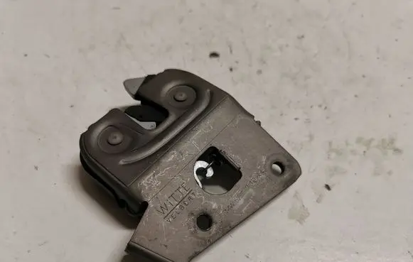 BMW 3 F30 F35 F31 Seat back rest lock catch 7112864