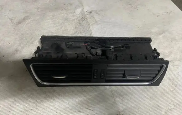 Audi A4 S4 B8 8K Dash center air vent grill 8T1820951C