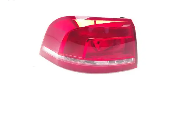 Volkswagen PASSAT B7 Rear/tail lights E477R00