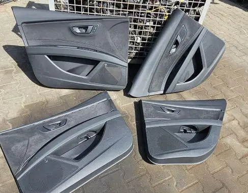 Seat Leon (5F) Door card panel trim set brak