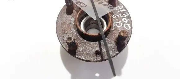 Mazda 323 F Rear wheel hub