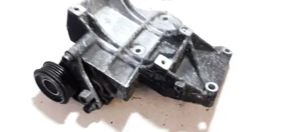 Audi A4 S4 B5 8D Engine mounting bracket 058200885c