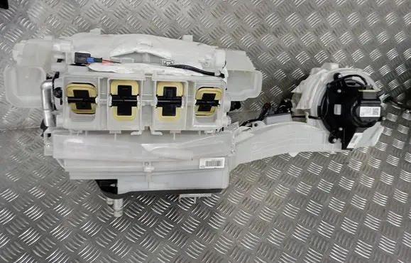 Opel Grandland X Interior heater climate box assembly 5P1320300