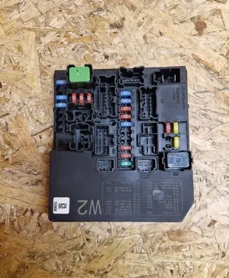 Nissan e-NV200 Fuse module 284B73NE1A 515802F09 2501008306