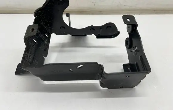 Other engine bay part