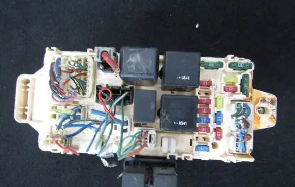 Mitsubishi Pajero Pinin Fuse box set mr445951b 3g09-0298