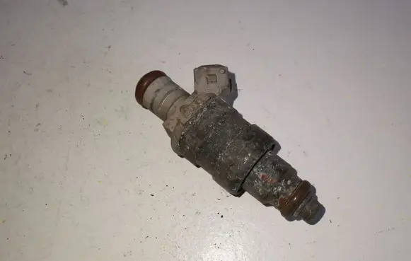 Audi A4 S4 B5 8D Fuel injector 078133551N
