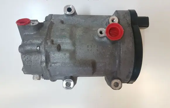Toyota RAV 4 (XA50) Air conditioning (A/C) compressor (pump) 0424000171 8837033040 ESB27C