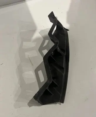 Volkswagen PASSAT B6 Front bumper mounting bracket 3C0807890