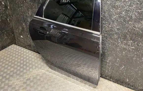 Volvo S90, V90 Rear door