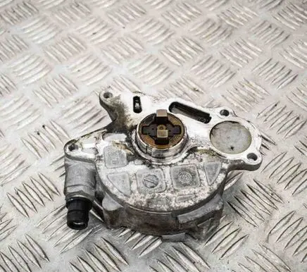 Skoda Yeti (5L) Vacuum pump 03L145100