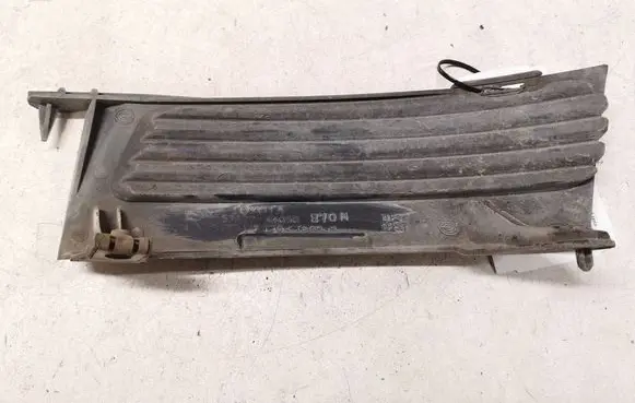 Toyota Avensis Verso Front bumper lower grill 5212744050 1F5T