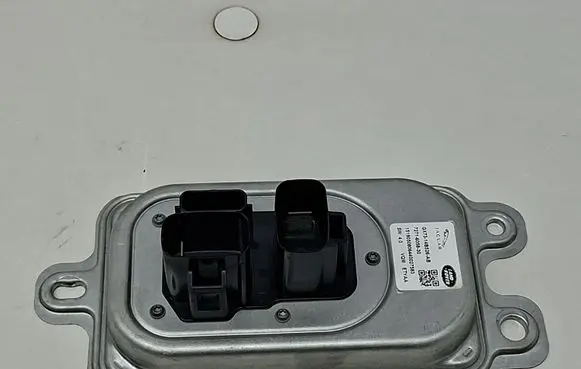 Jaguar XE Fuel injection pump control unit/module 7271605830