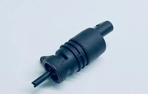 Volkswagen PASSAT CC Windscreen/windshield washer pump 1K5955651