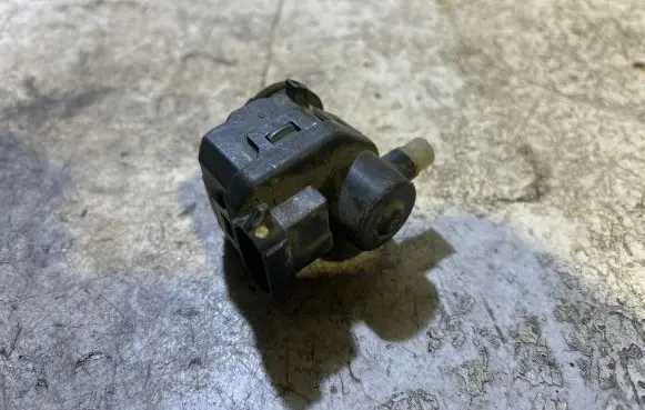 Renault Trafic II (X83) Headlight level adjustment motor 7700420737