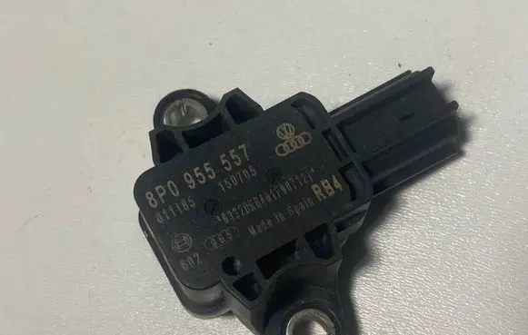 Audi A3 S3 A3 Sportback 8P Airbag deployment crash/impact sensor 8P0955557