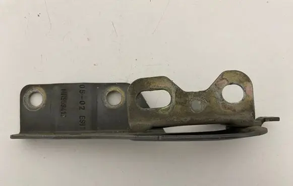 Mitsubishi Colt Engine bonnet/hood hinges MR959412