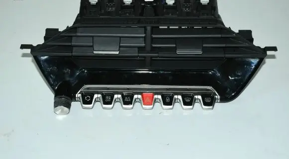 Peugeot 208 Climate control unit 9823457080