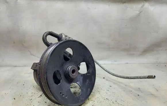Opel Astra J Power steering pump 90468384