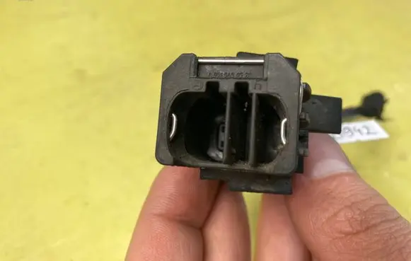 Mercedes-Benz B W245 ABS module connector plug A0515450528