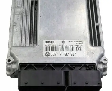 BMW 1 E81 E87 Engine control unit/module 7797217