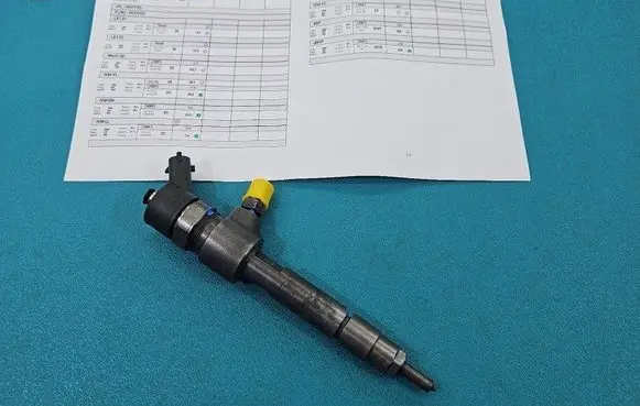 Opel Zafira B Fuel injector 0445110276 IMPRK1484031