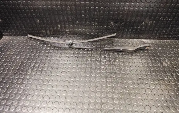 Volkswagen Touareg II Front wiper blade arm 7P0955409B