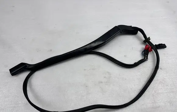 Mercedes-Benz S W222 Front wiper blade arm W000031244