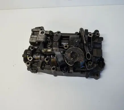 Volkswagen Golf VI Oil pump 03L103537 03L103535