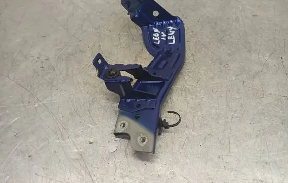 Fender mounting bracket