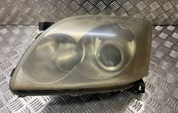Toyota Avensis T250 Headlight/headlamp